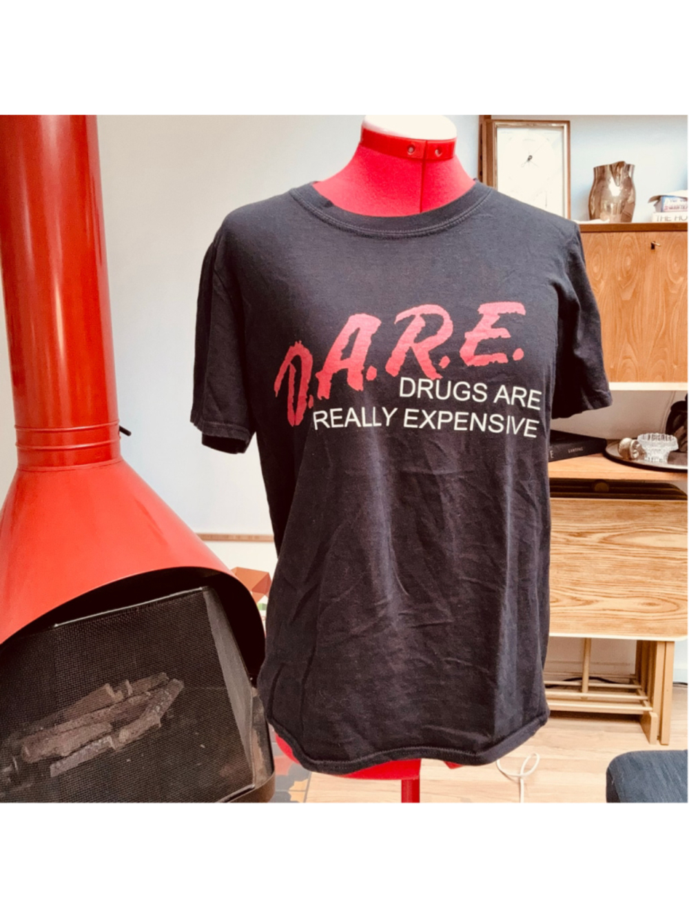 Unisex D.A.R.E. Drugs Are Really Expensive Graphic Tee Black Red Size M